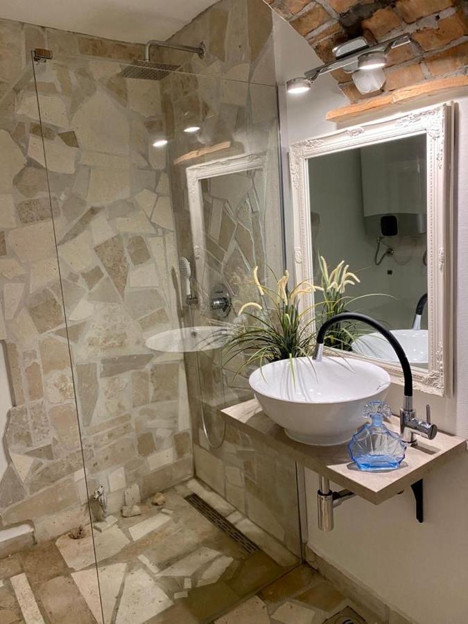 Apartamento Steinhaus Mit Terrasse Rovinj Exterior foto